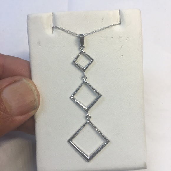 14K white gold diamond cut pendant - Picture 3 of 5